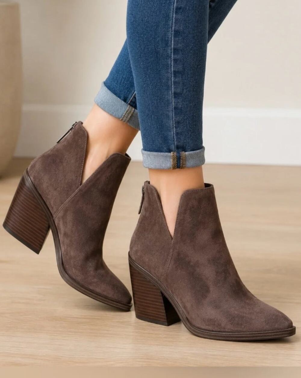 Vince Camuto Womens Gigietta Ankle Bootie Size 8 Brown Suede Heel NWOB